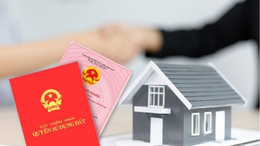 Đất mua sau khi kết hôn có được đứng tên một mình trên sổ đỏ không