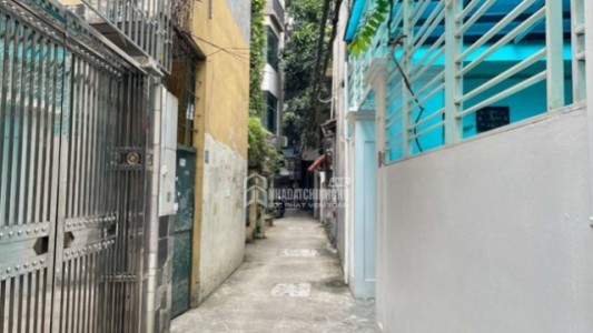 Nhà trong ngõ diện tích 50m² giá gần 10 tỉ vẫn “cháy hàng”