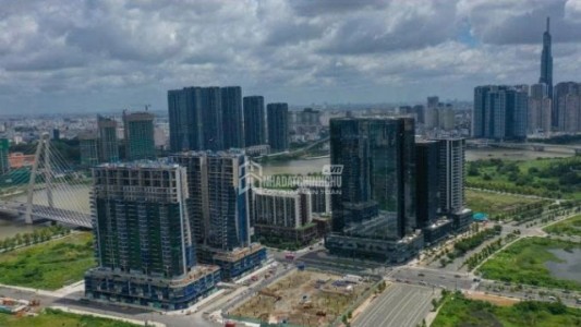 Giá nhà tăng nhanh gấp đôi thu nhập: Giấc mơ an cư ngày càng xa tầm với