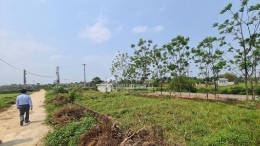 Đất nông nghiệp ngoài khu dân cư có được chuyển sang đất ở không?