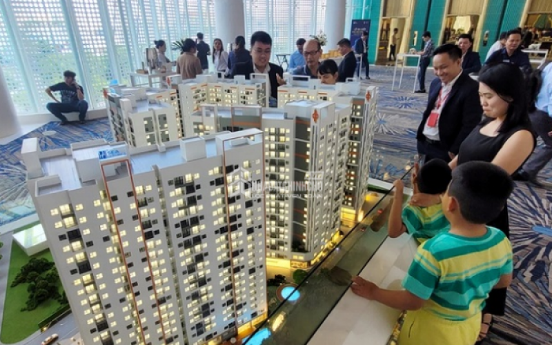 Thị trường bất động sản chờ “cú hích” từ tín dụng và chính sách