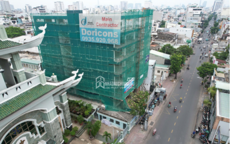 Giá vật liệu xây dựng tăng “phi mã”: Rủi ro pháp lý và bài toán sống còn cho nhà thầu, chủ đầu tư