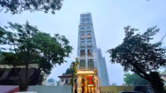 Khách sạn 9 tầng cạnh hồ Hoàn Kiếm chưa tháo dỡ, dự án quảng trường vẫn dang dở