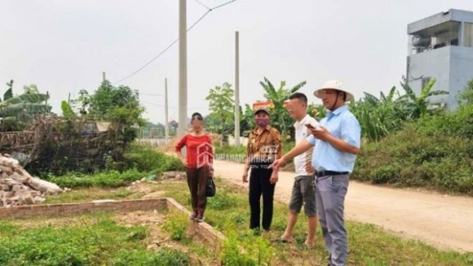 Đất nền hạ nhiệt bất ngờ, giá giảm nhẹ nhưng vẫn duy trì ở mức cao