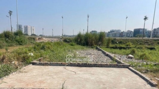 Giá đất nền một số khu vực bất ngờ tăng, nhưng thị trường vẫn phân hóa mạnh