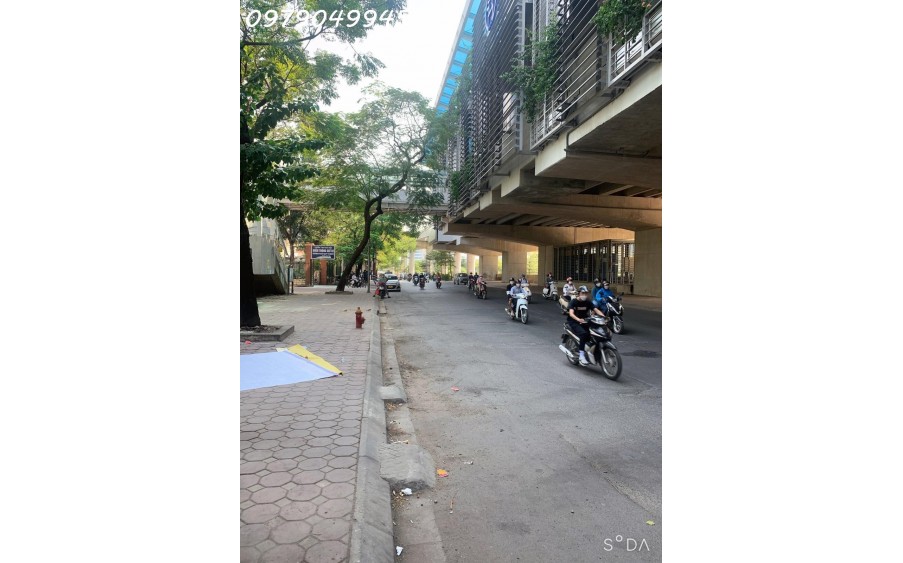 BÁN ĐẤT MP PHẠM VĂN ĐỒNG LÔ GÓC, 110M2,MẶT TIỀN 6M, VỈA HÈ 10M, 36 TỶ