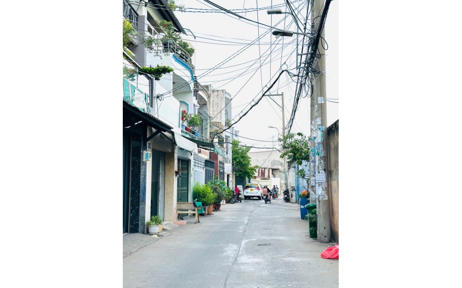 Bán Nhà Chiến Lược, P.Bình Trị Đông. Bình Tân. DT 64m2 x 2 tầng (4 x 16). Giá 4.95 tỷ TL.