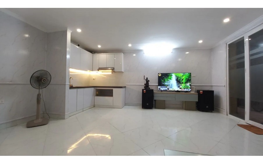 Siêu phẩm ! Triều Khúc, nhà đẹp sát phố, 2 thoáng, 35m 5 tầng 4m giá chỉ 6.5 tỷ, sđcc.