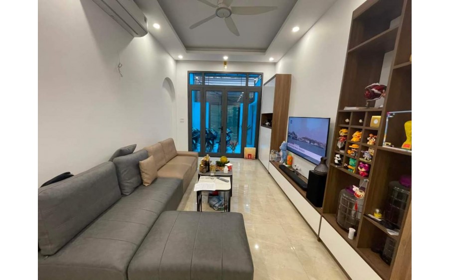 Nhà Đẹp Và Rẻ Chỉ Có Ở Đây Hoa Lâm Phố, Dt 38m2 , 4 Tầng , Giá Chỉ 4.05 tỷ