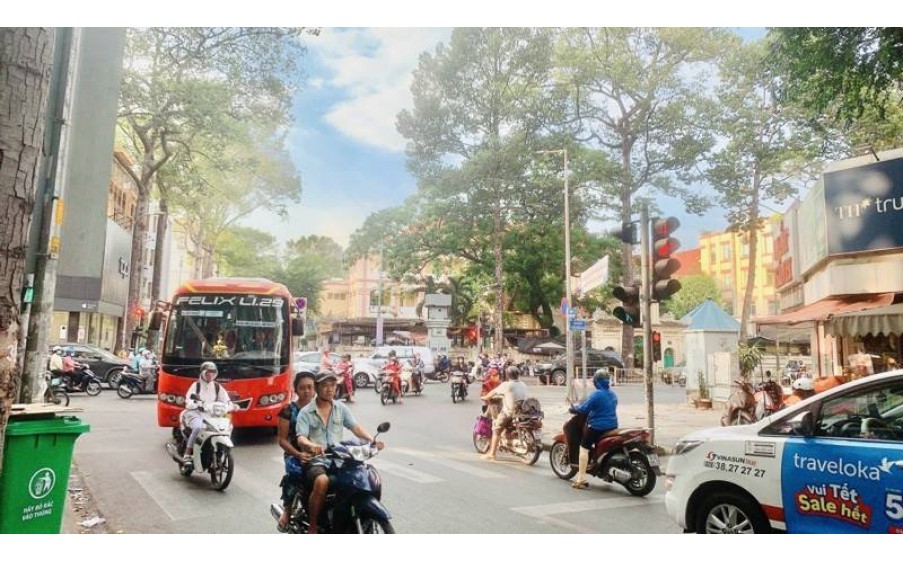 * 17.5 TỶ-MT KINH DOANH SẦM UẤT QUẬN 5- SÁT TRẦN HƯNG ĐẠO  60m2-5PN-5TẦNG