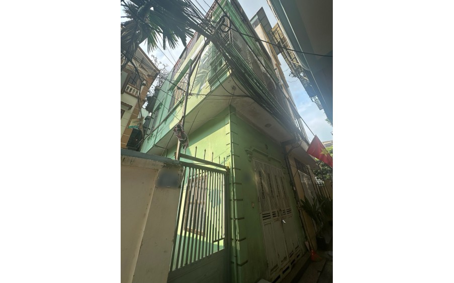 Bán gấp nhà 3 tầng lô góc thoáng rẻ nhất thị trường tại ngõ 30 Ngọc Thuỵ - Long Biên