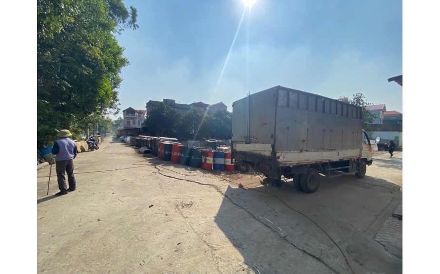 Nhỉnh 1 tỷ Bán đất Xuân Nộn 48m oto tránh, view sông cà lồ, kinh doanh TL. LH: 0936123469