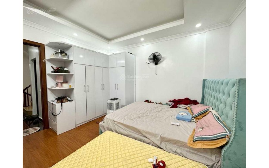 Bán nhà 2 thoáng phố Định Công, Q, Hoàng Mai 35m2, MT 4m, 5 tầng giá 5 tỷ x full nội thất