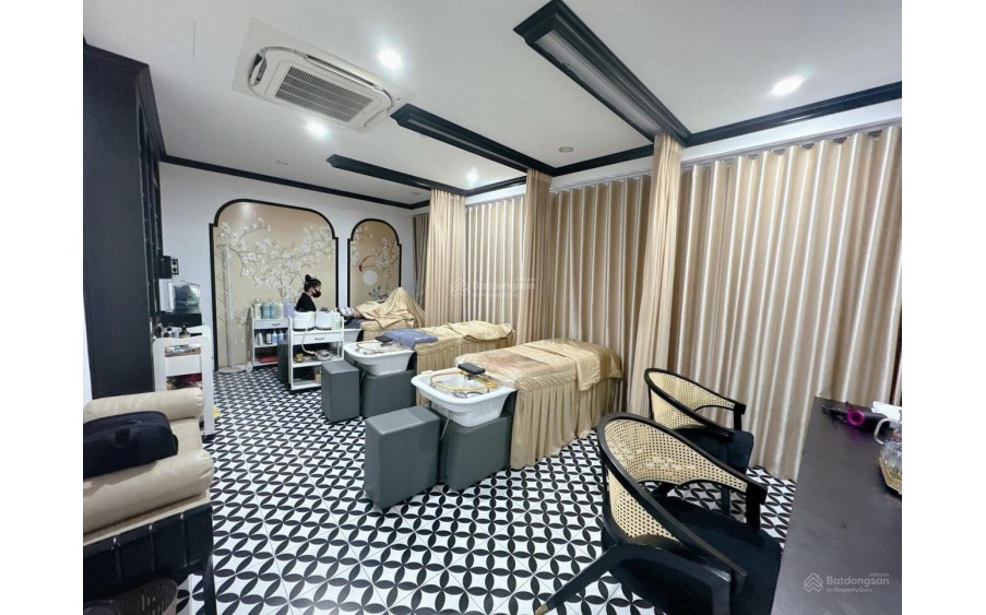 Dòng tiền siêu tốt phố Nguyễn Hoàng 77m2 7T thang máy, MT 6,6m chủ KD spa doanh thu 300tr/tháng