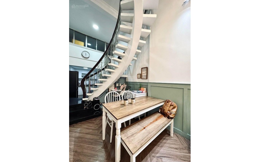 Nhà đẹp KST thiết kế - Lê Văn Sỹ Q3 - sau lưng mặt tiền - kinh doanh thời trang, đa ngành - 42m² - sổ đẹp nở hậu