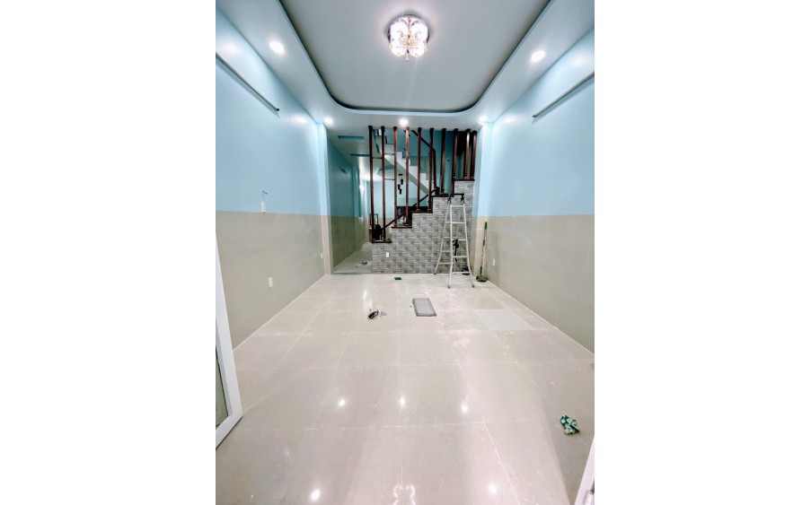 Nhà ngay Trường Bình Trị - Ngã Tư 4 Xã - 60m2 - HXH - NGANG HƠN 4M - 3 tầng - 5 ĐỒNG HƠN