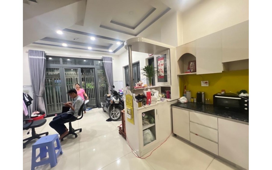 Bán nhà Đặng Văn Bi, Trường Thọ, Thủ Đức, DT 50m2 (5.8mx9m) x 3 tầng, Giá chỉ 4.45 tỷ còn TL.