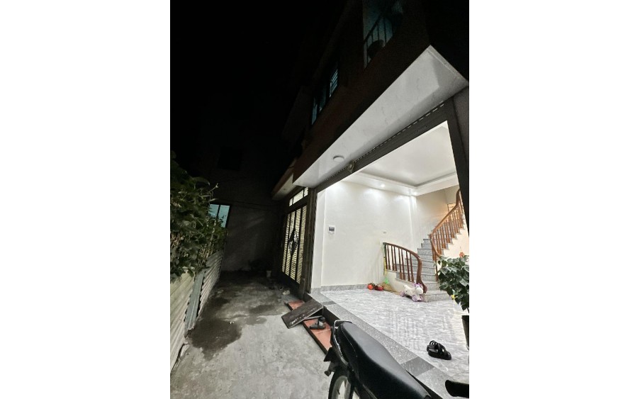 NHÀ PHÚC LỢI DÂN XÂY 41M2, 4 TẦNG, Ô TÔ CÁCH NHÀ 40M, GẦN VINHOMES