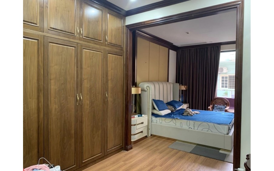 Giảm Sốc 2 tỷ! Giá mới chỉ 28 tỷ hơn, Liền kề Siêu Đẹp Phố Trương Định, 95m x 5T.
