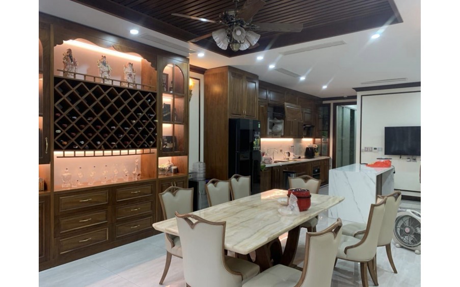 Giảm Sốc 2 tỷ! Giá mới chỉ 28 tỷ hơn, Liền kề Siêu Đẹp Phố Trương Định, 95m x 5T.