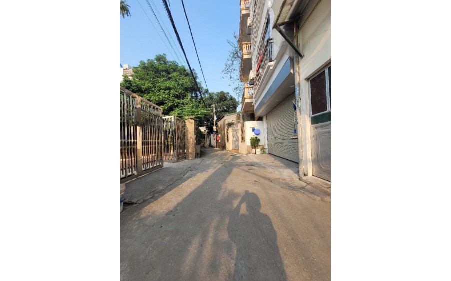 LONG BIÊN QUẬN TIỆN ÍCH NGẬP TRÀN - Ô TÔ TRONG NHÀ - FULL NỘI THẤT - HƠN 3 TỶ 5 TẦNG Ở LUÔN KHÔNG PHẢI NGHĨ