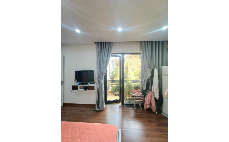 Bán nhà Lạc Long Quân, Tây Hồ 95m2, 5T, MẶT TIỀN 9m, CỰC ĐẸP chỉ 16.5 tỷ