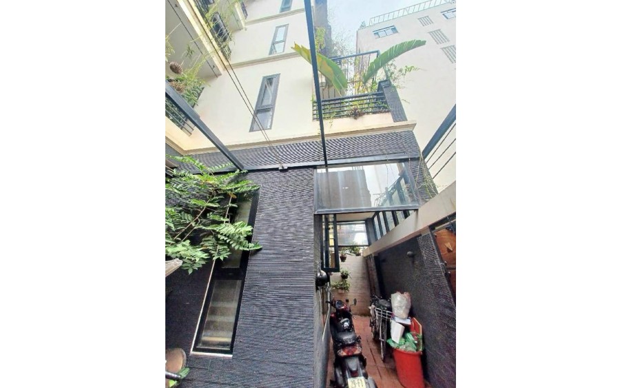 Bán nhà Lạc Long Quân, Tây Hồ 95m2, 5T, MẶT TIỀN 9m, CỰC ĐẸP chỉ 16.5 tỷ