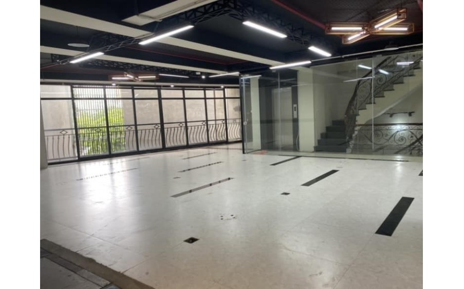 Chính chủ cho thuê SÀN VĂN PHÒNG mặt phố trung tâm ngã tư sở.