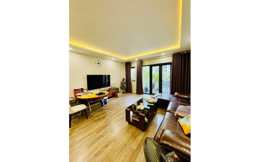 Hàng Xóm Quan Chức, Liền Kề Siêu Đẹp Phố Trương Định, 95m x 5T. Giá 28 tỷ nhỉnh