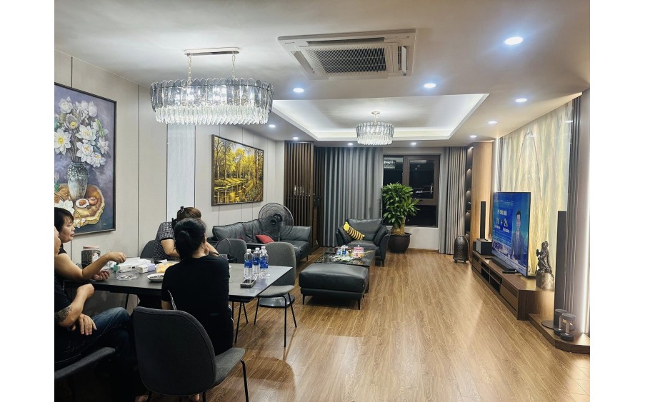 Bán Căn hộ CCCC Udic Westlake Võ Chí Công 148m2, giá 10.8 tỷ còn thương lượng.