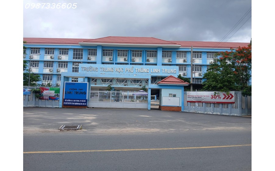 KINH TẾ 3 TỶ QUAY ĐẦU KHÔNG NÊN BỎ LỠ NHÀ 2 TẦNG BTCT - GẦN MẶT TIỀN - SÁT BÊN BỆNH VIỆN ĐA KHOA THỦ ĐỨC -CHỈ NHỈNH 2 TỶ-MỞ QUY HOẠCH THÀNH NHÀ MẶT