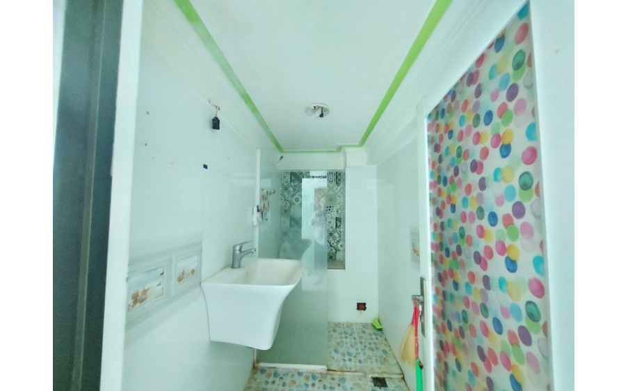 Bán nhà Nguyễn Sơn, Tân Phú, dt 4m x 12m, hẻm 4m, 3 tầng ở ngay, Giá 5.4 tỷ