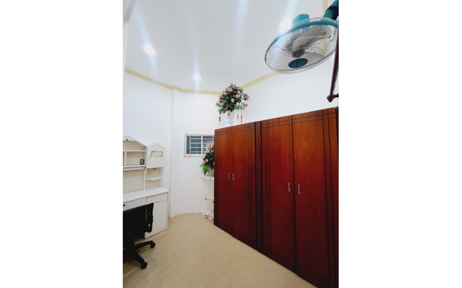 Nhà đẹp ở ngay – Huỳnh Mẫn Đạt Quận 5 – Chỉ 5.5T