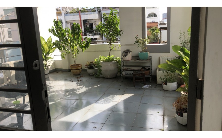 Nhà mặt tiền Khánh Hội Quận 4 ngang 5m 11.8T