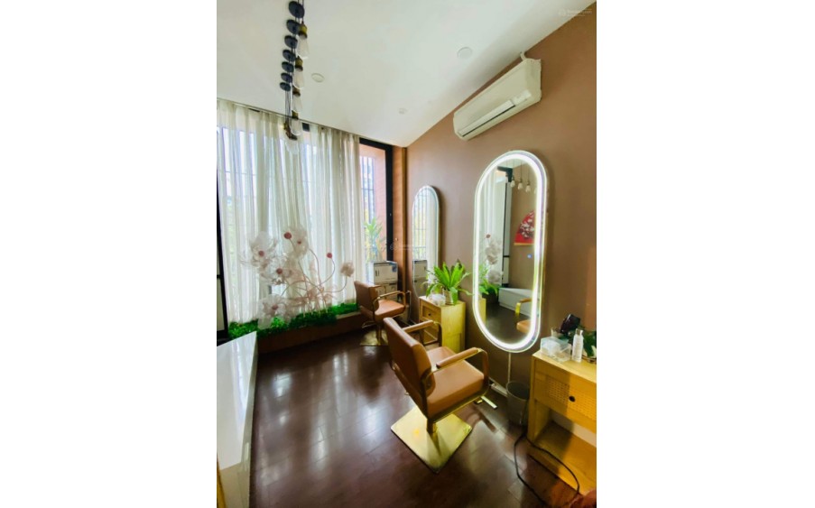 Cc bán nhà mặt phố Trương Công Giai. DT 320m x 8 tầng. MT 8.6m. Giá 95 tỷ