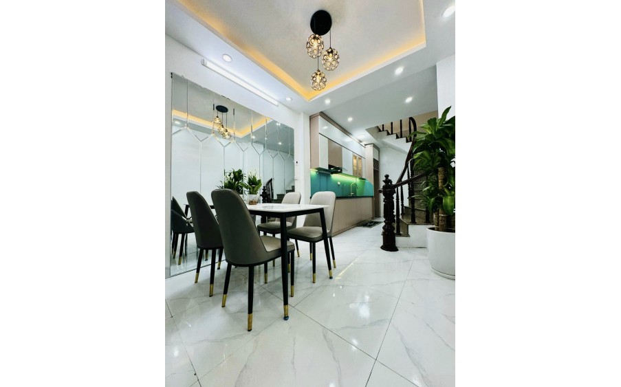 Bán Nhà Hót Víp nhất Ba Đình Ngõ10 Láng Hạ 30M 6T MT3 GIÁ 5.2 tỷ Ba Đình