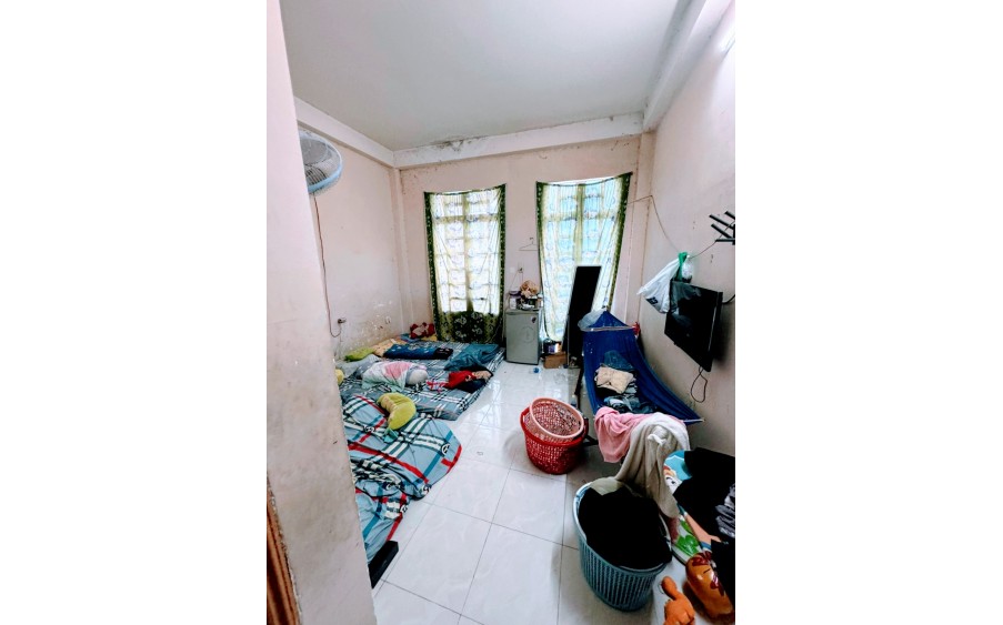 NGÃ TƯ 4 XÃ, BÌNH TÂN - 45m2 - NGANG 4M - HXH - 4 tầng - giá 3,X TỎI ( X chà bá )