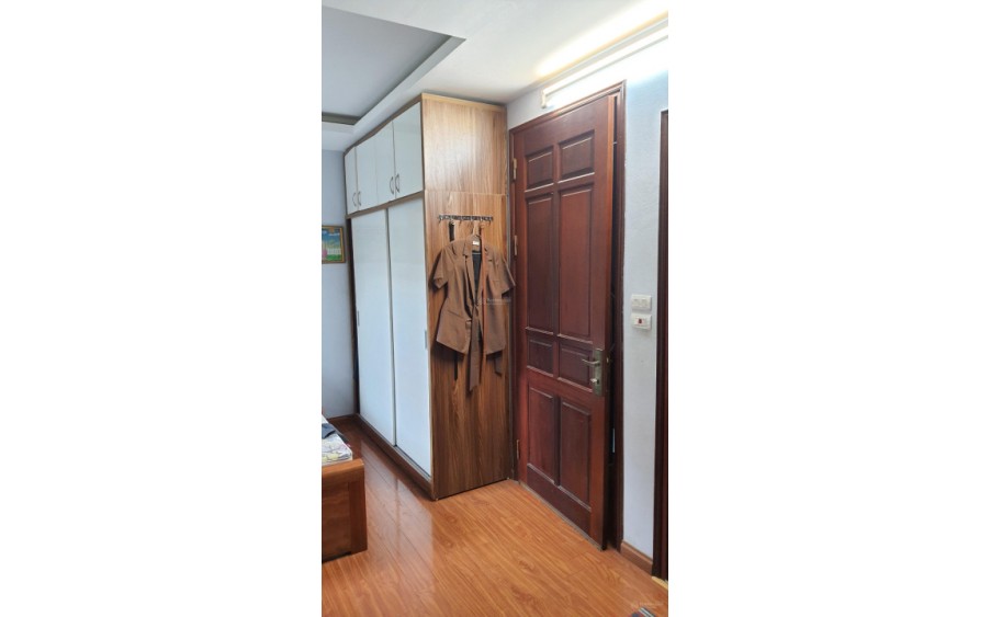Chính chủ bán nhà lô góc MT5m DT 32m2 tại Bồ Đề, Long Biên