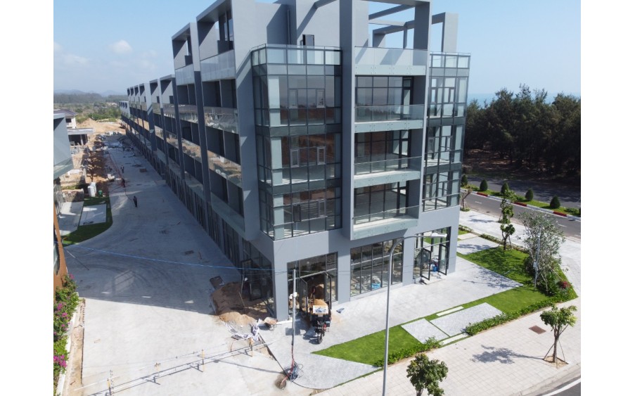 Căn góc nội khu shophouse mặt phố duy nhất đường Trần Nhân Tông cách biển vài bước chân