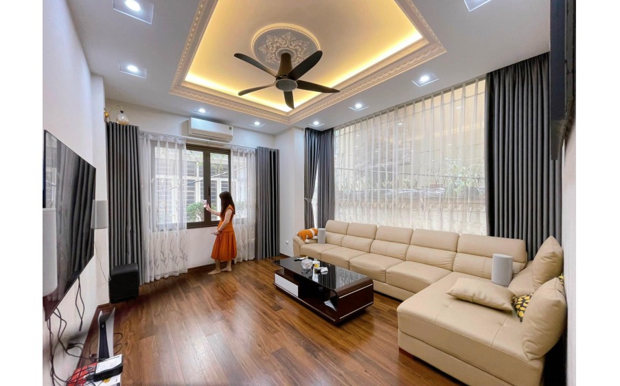HOT!Siêu phẩm 130m2 mặt phố Nguyễn Quý Đức,Thanh Xuân-KD cực khủng,vị trí đẹp