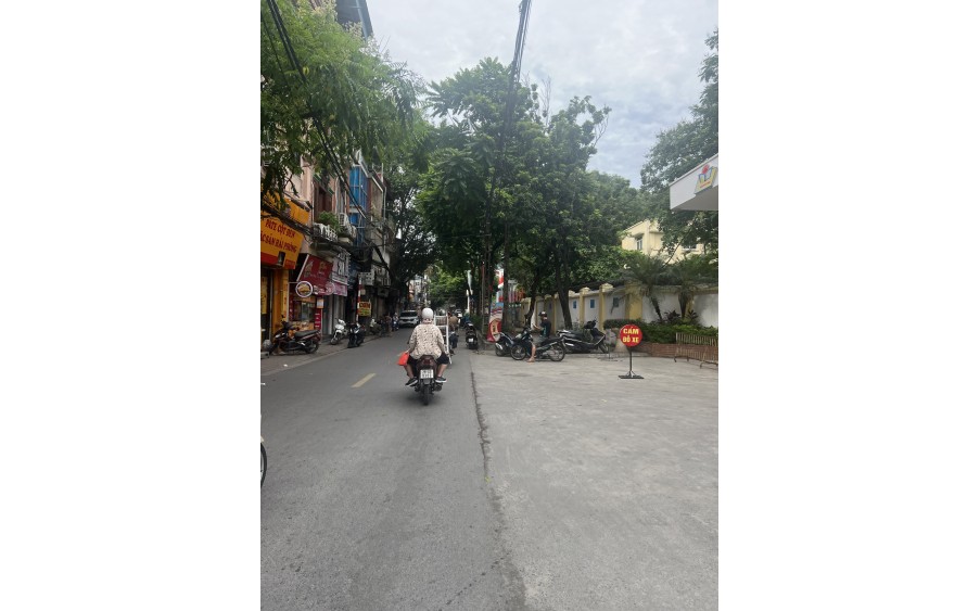 RẺ BẤT NGỜ: Nhà phố Khương Trung,Thanh Xuân-Nhà đẹp ở ngay,ngõ ô tô,SĐCC.