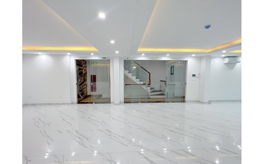 CẦU GIẤY -  KINH DOANH- Ô TÔ- THANG MÁY- DÒNG TIỀN- LÔ GÓC- THÔNG SÀN - Nhỉnh 33 TỶ
