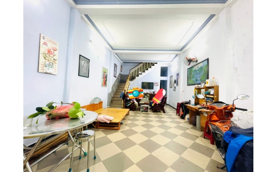 ♣ Nhà sát MT CMT8 Ông Ích Đường, 98m2, 2 tầng ở ngay, hơn 3 tỷ