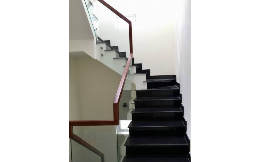 Bán nhà quận Tân Bình, đường Âu Cơ, 90m2, 3 tầng, hẻm xe hơi, 8.3 tỷ