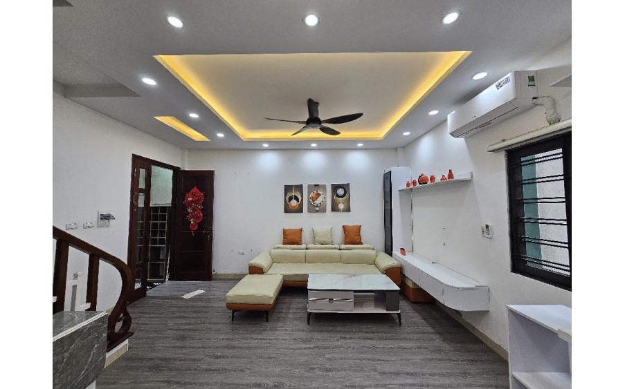 Bán nhà đẹp Trương Định, lô góc, view hồ, mới keeng, 30m2x5T, 4.5 tỷ