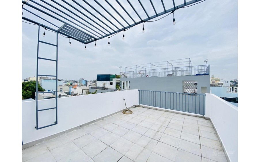 BÁN GẤP,SAU LƯNG CĂN MẶT TIỀN-NGAY CV LÀNG HOA.5 TẦNG.FULL NỘI THẤT CAO CẤP,ĐS 8,P11 GV-35M,4,9 TỶ.