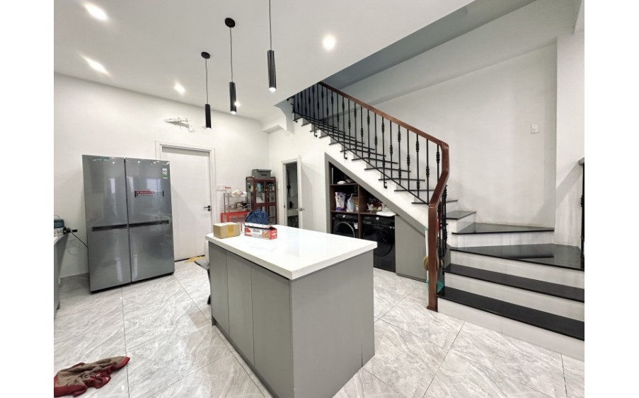 VILLA PHÚ NHUẬN Trường Sa -  Đ.HUỲNH VĂN BÁNH, P13 - 3 TẦNG - 92M2 (5.2x18) - 14 TỶ TL
