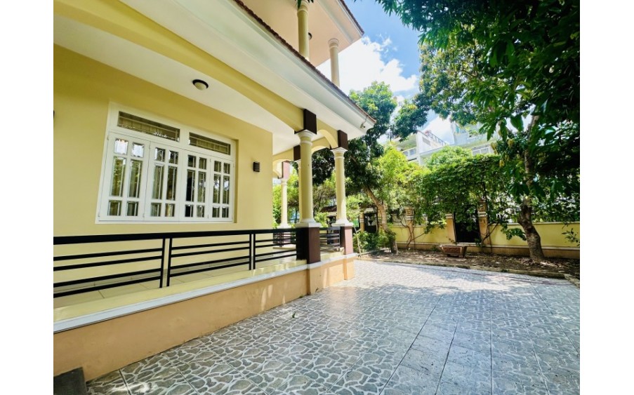 Bán Biệt Thự hiếm khu Tên Lửa, Bình Tân, DT 24m x 31m, 713m2, hoàn công đủ, Giá 53.5 tỷ