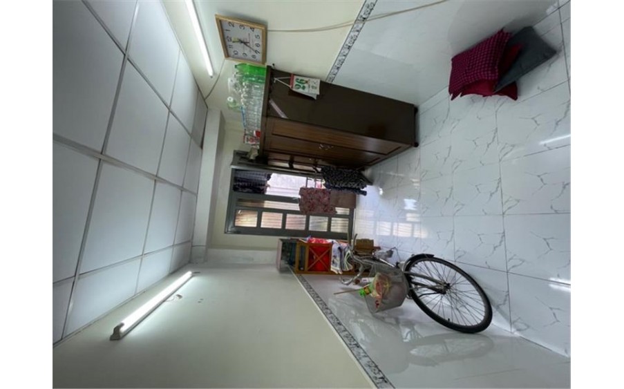 Hàng hiếm nhà nhỏ đường Chiến Lược, Bình Tân, 13m2, 2 tầng, hẻm thông, giá chỉ 1.2 tỷ