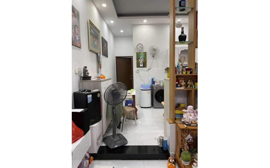 Chuyển công tác cần bán nhà góc 2 mặt tiền P.Trung Dũng chỉ 2ty4